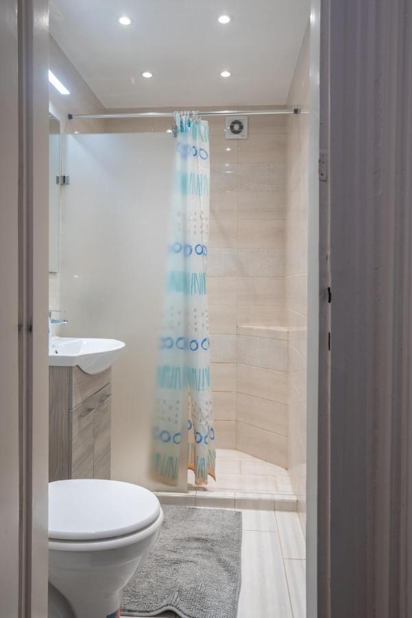 Cozy & Quiet Apartment Near Kiraly Street Free Parking, Ac, Perfect For 4 Guests! บูดาเปสต์ ภายนอก รูปภาพ